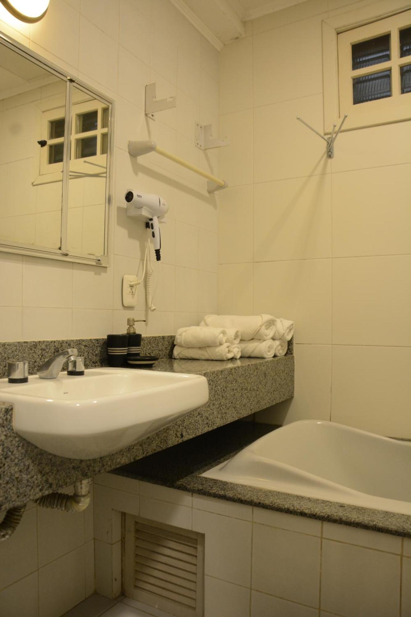 Apartamento Kami ปอร์โตอัลเลเกร ภายนอก รูปภาพ